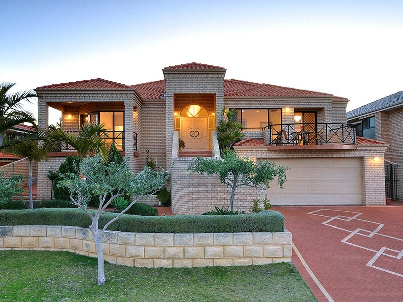 8 Strickland Court, Coogee WA 6166