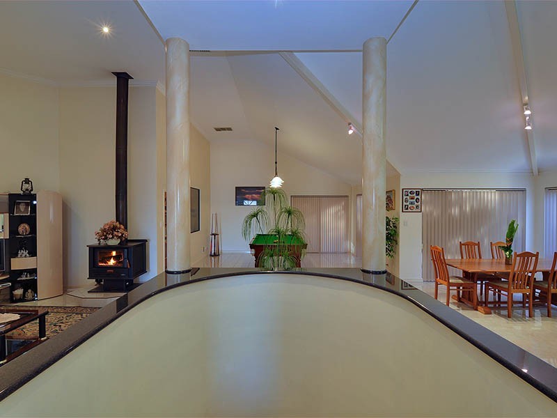 8 Strickland Court, Coogee WA 6166