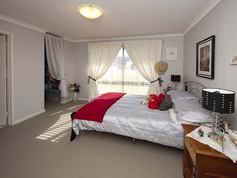 414 HAMILTON RD, Munster WA 6166