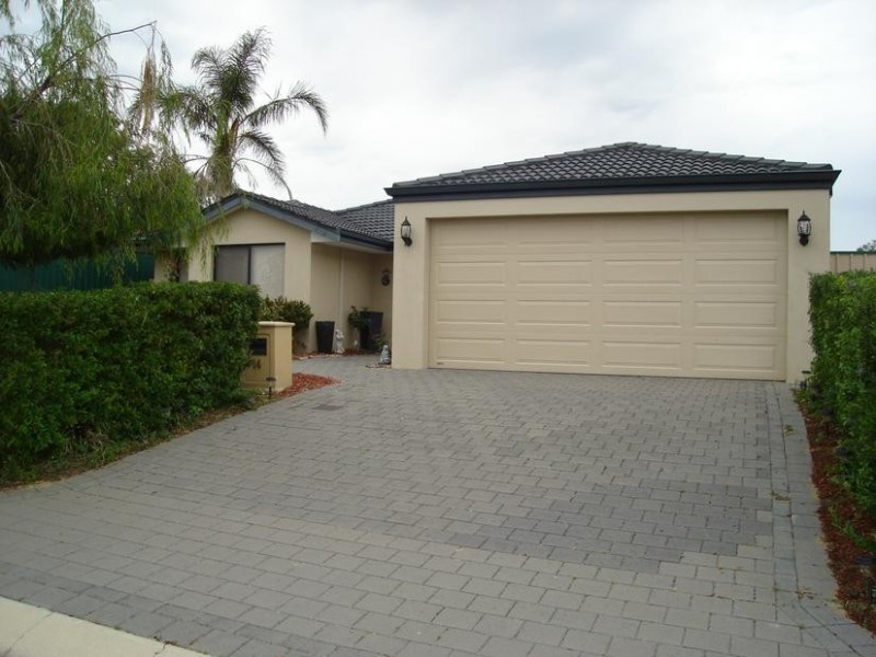 14 Calytrix Crescent, Success WA 6164