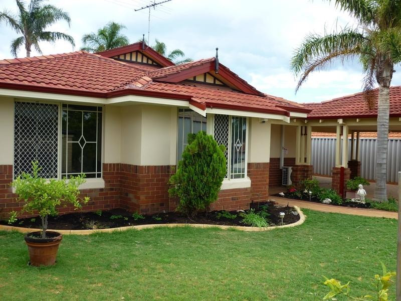 4 Areca Close, Munster WA 6166