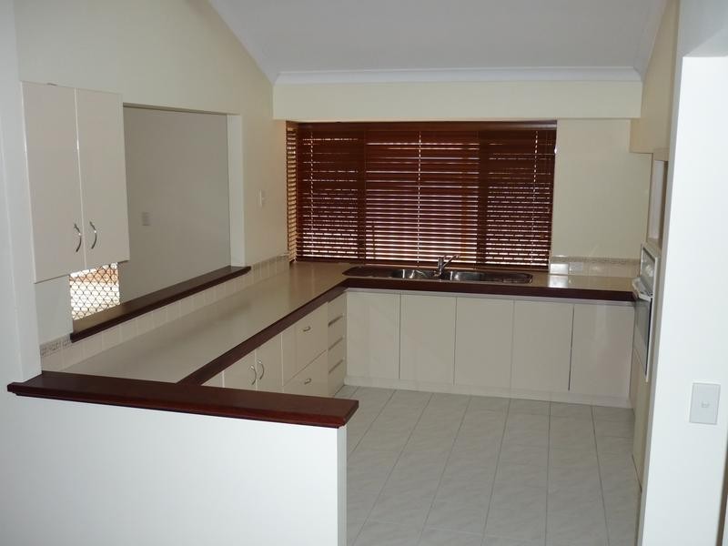 4 Areca Close, Munster WA 6166