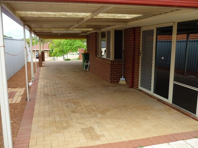 4 Areca Close, Munster WA 6166