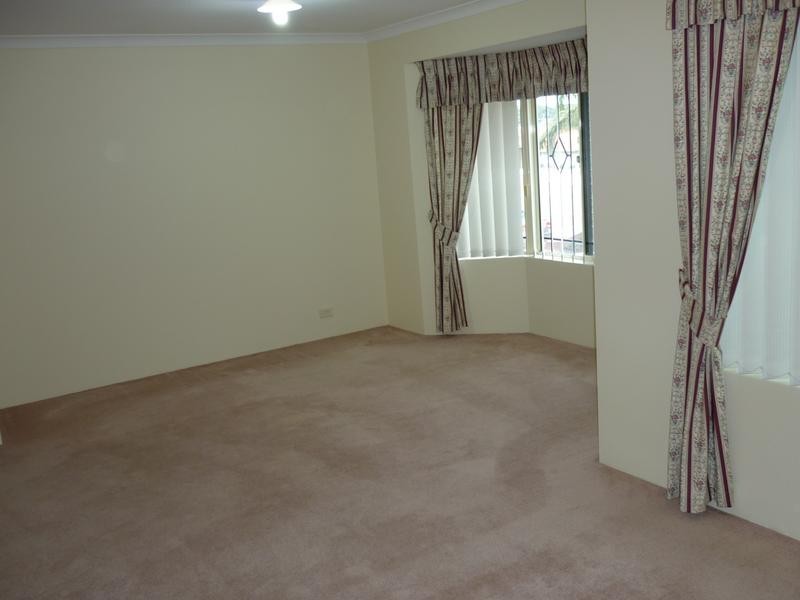 4 Areca Close, Munster WA 6166