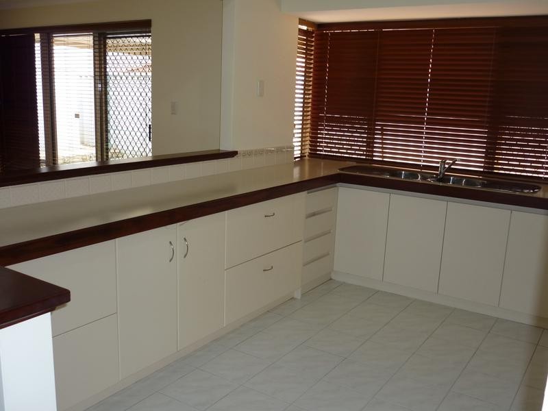 4 Areca Close, Munster WA 6166