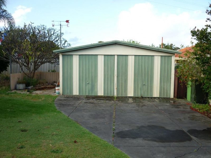 8 Chesham Way, Hamilton Hill WA 6163