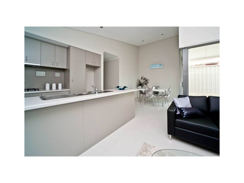 1 LOMAX CT, Beeliar WA 6164