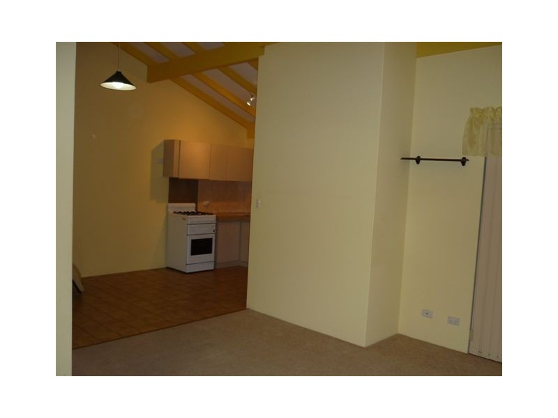 4/4 Edeline Street, Spearwood WA 6163