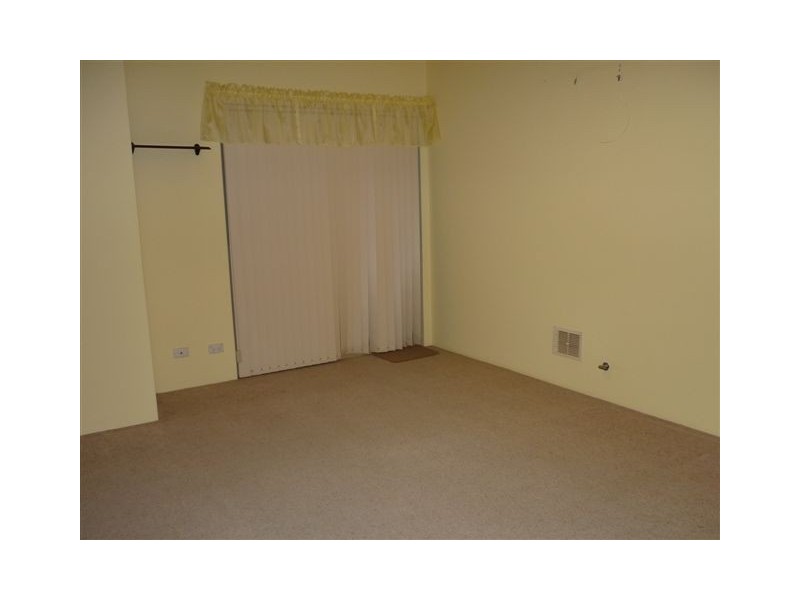 4/4 Edeline Street, Spearwood WA 6163