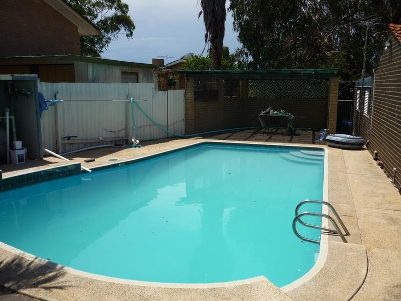 4 Falstaff Crescent, Spearwood WA 6163