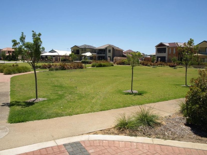 8 PALLARUP BRACE, Munster WA 6166