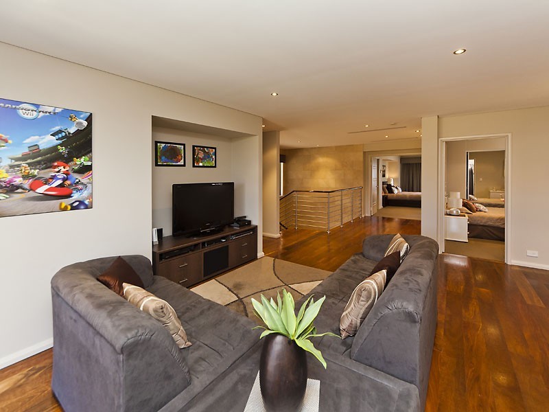 31 Newark Turn, North Coogee WA 6163