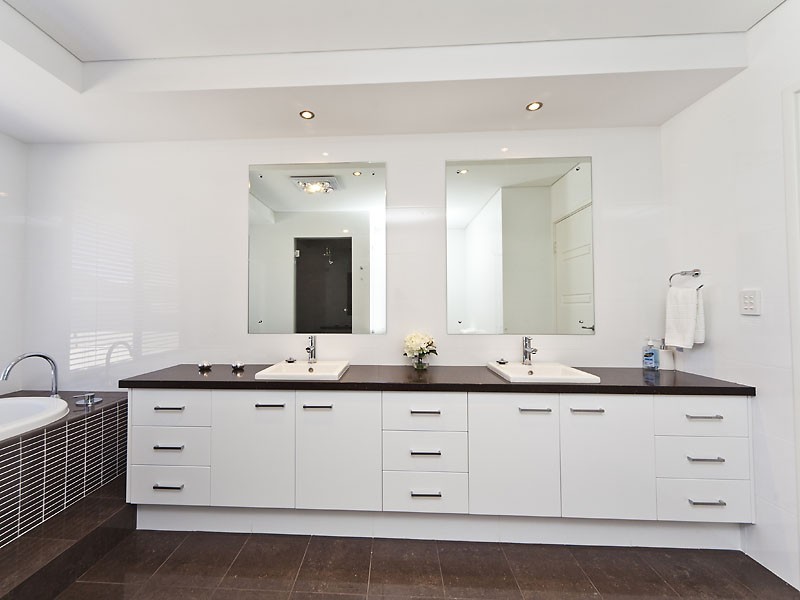 31 Newark Turn, North Coogee WA 6163