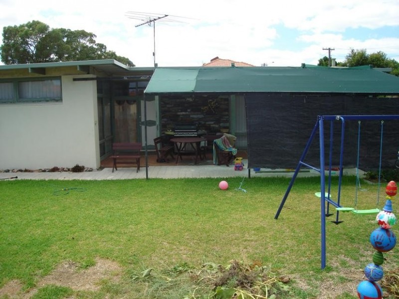 2 Todd Street, Spearwood WA 6163