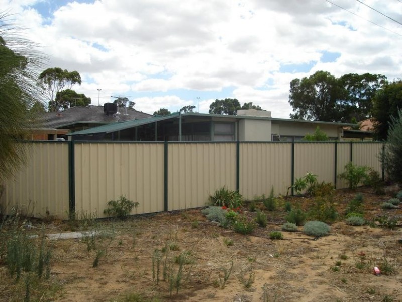 2 Todd Street, Spearwood WA 6163