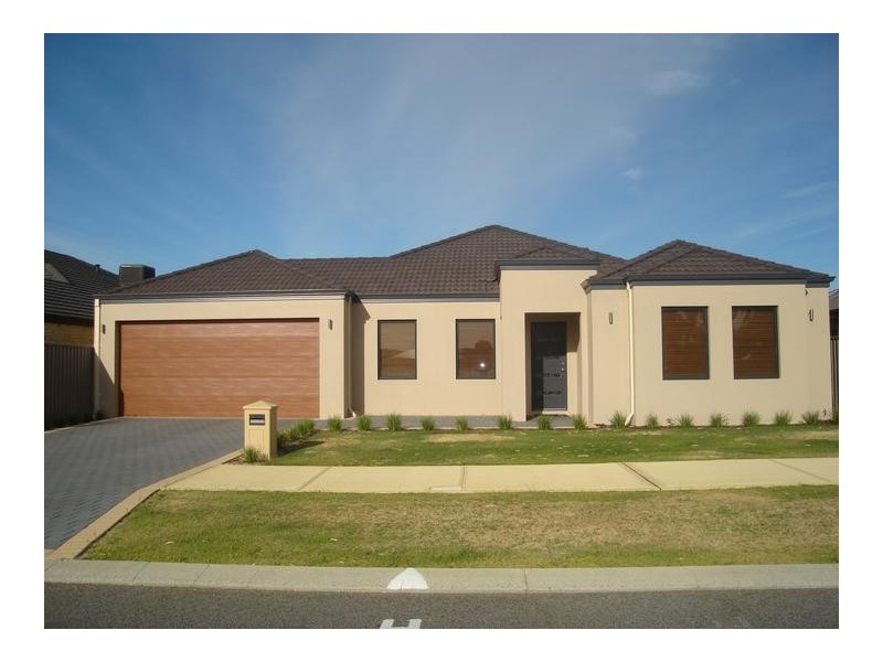 68 Columbia Parkway, Piara Waters WA 6112