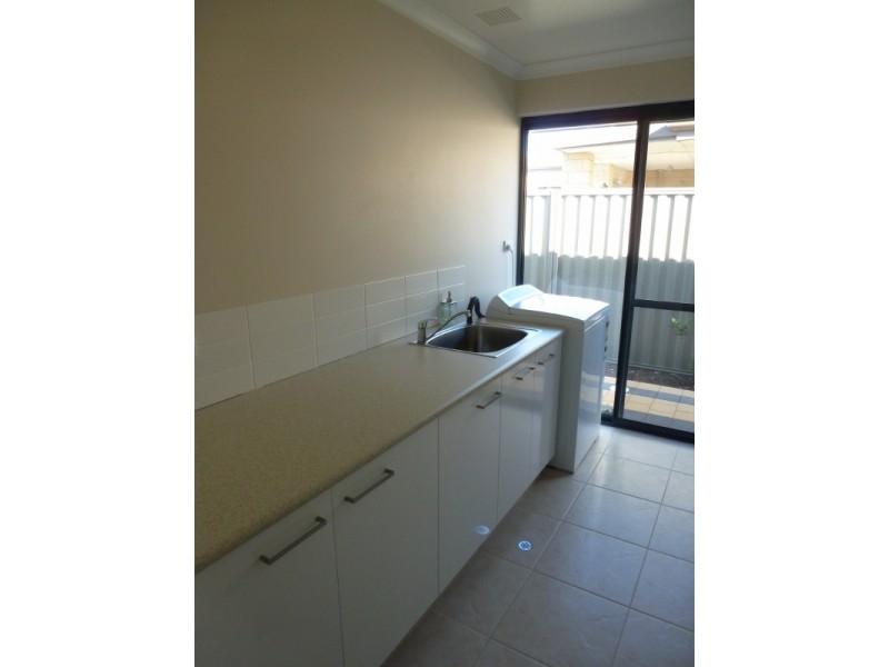 68 Columbia Parkway, Piara Waters WA 6112