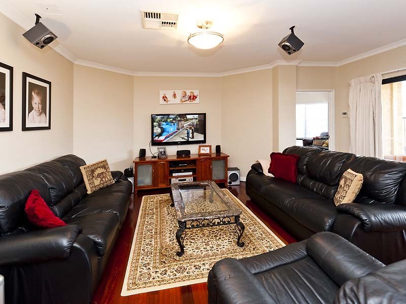 52 Pennlake Drive, Spearwood WA 6163