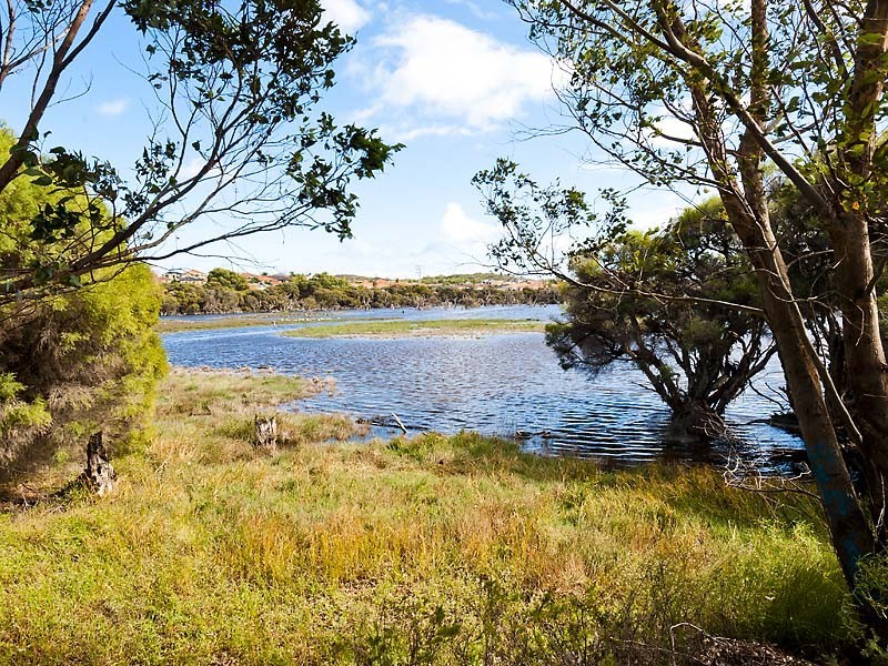 52 Pennlake Drive, Spearwood WA 6163