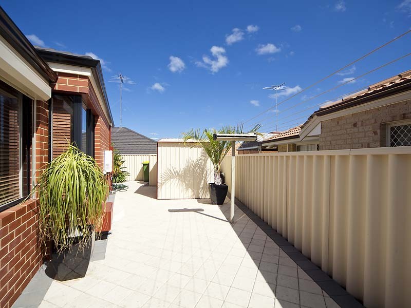 2/9 Milos Loop, Spearwood WA 6163