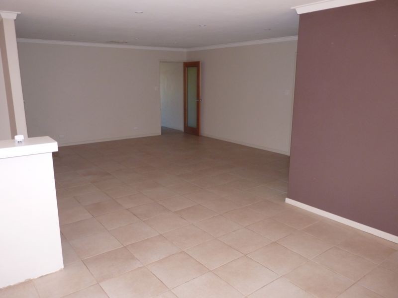 3 Motril Ave, Coogee WA 6166