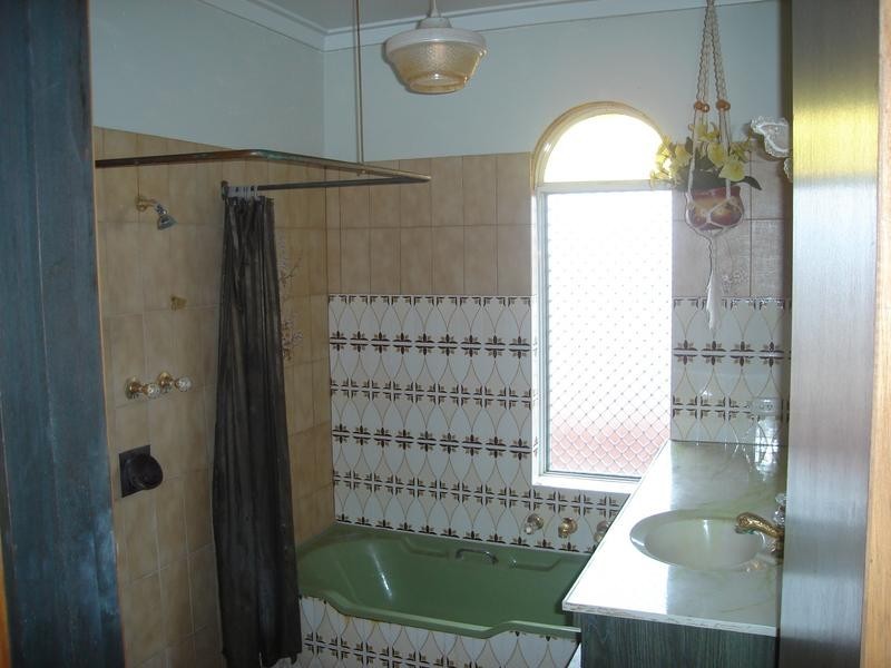 8 Todd Street, Spearwood WA 6163