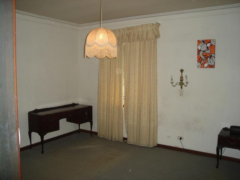 8 Todd Street, Spearwood WA 6163