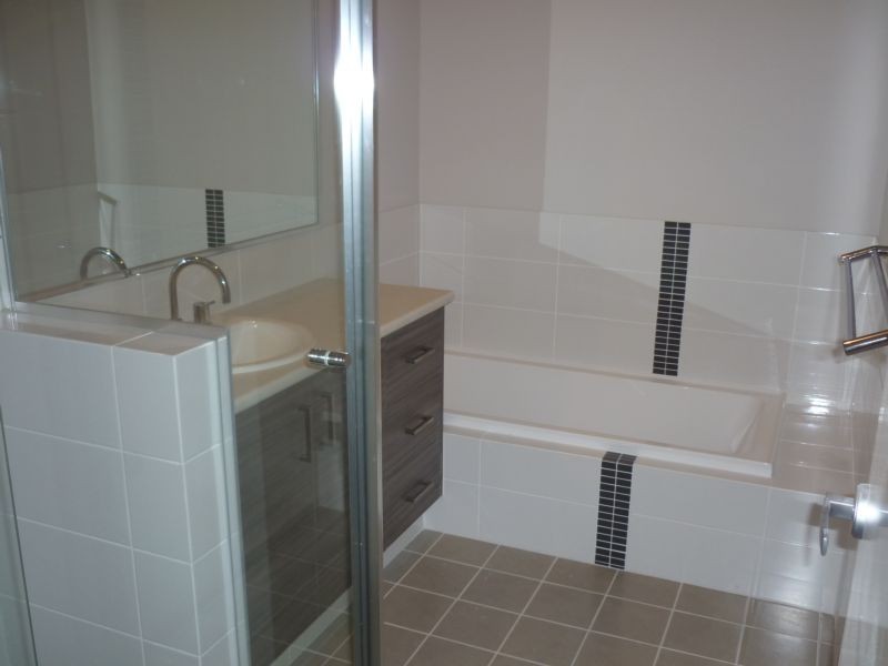 1/3 Gicha Close, Munster WA 6166