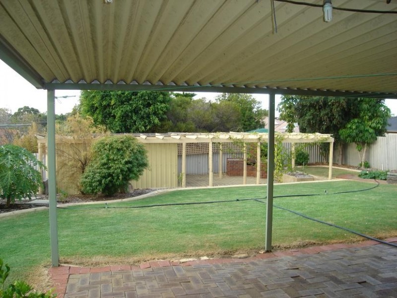 8 Sparrow Way, Spearwood WA 6163