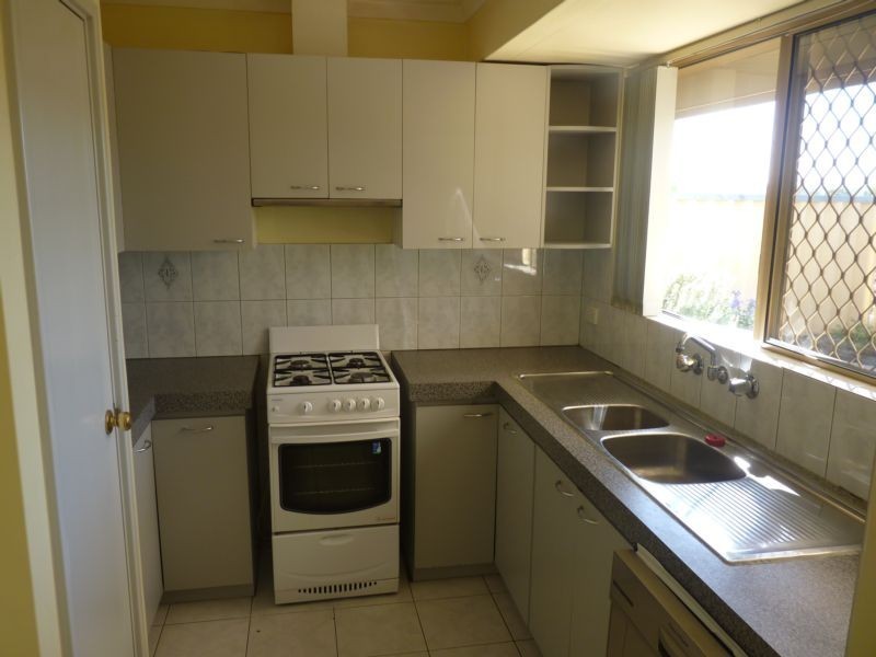 3/2 Bramston Street, Spearwood WA 6163