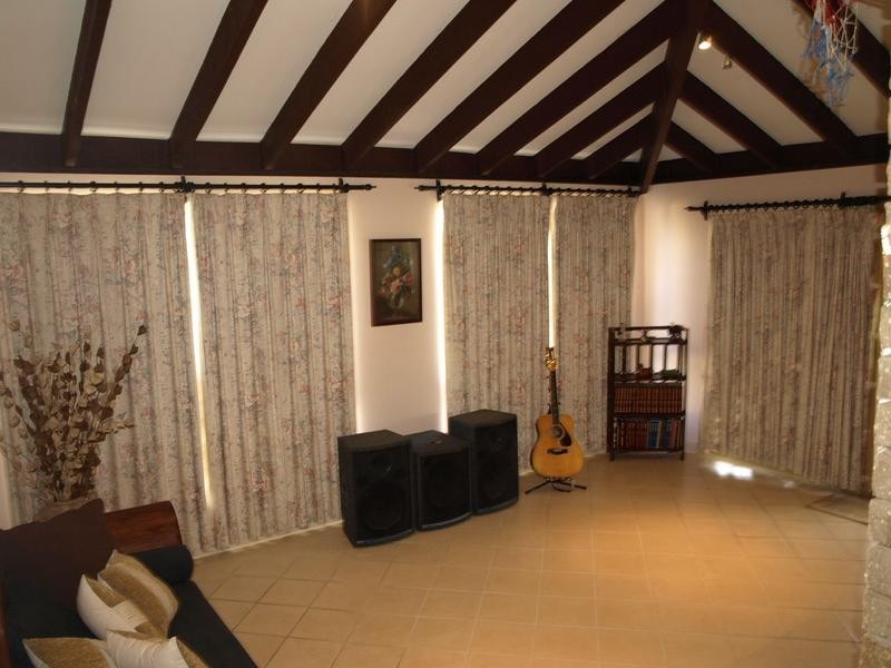 16 MILTON PLACE, Munster WA 6166