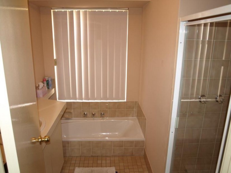 16 MILTON PLACE, Munster WA 6166