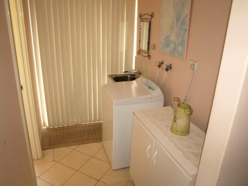 16 MILTON PLACE, Munster WA 6166