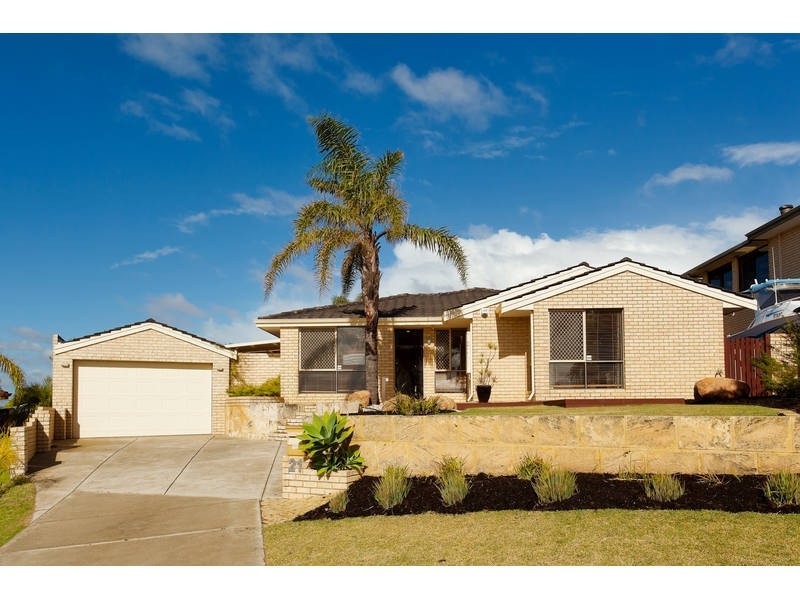 21 STRICKLAND CT, Coogee WA 6166