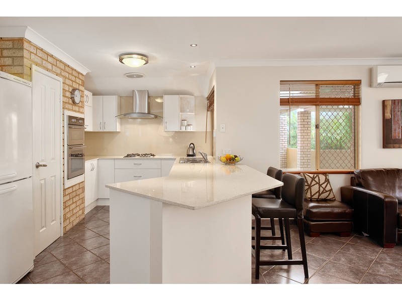 21 STRICKLAND CT, Coogee WA 6166