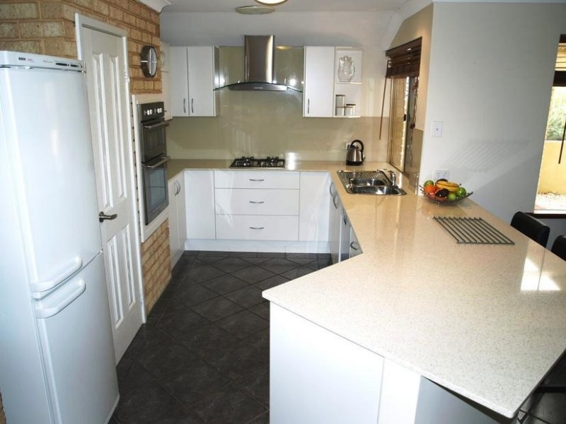 21 STRICKLAND CT, Coogee WA 6166