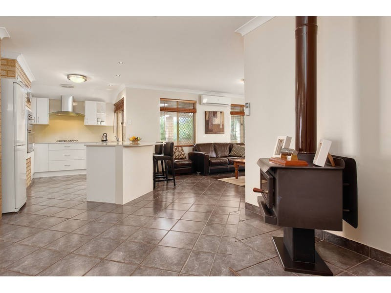 21 STRICKLAND CT, Coogee WA 6166