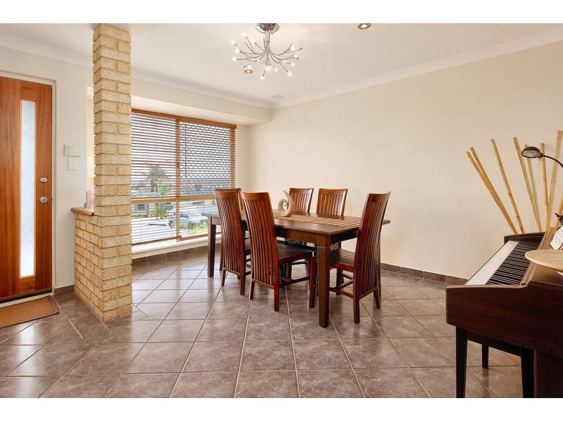 21 STRICKLAND CT, Coogee WA 6166