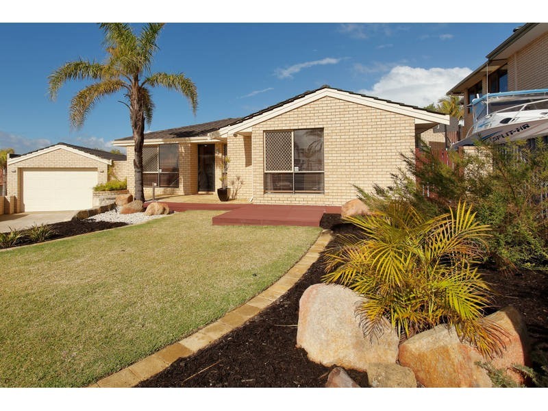 21 STRICKLAND CT, Coogee WA 6166