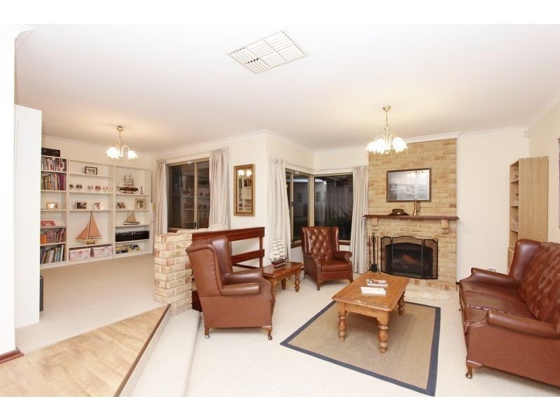 34 Blakers Ridge, Winthrop WA 6150