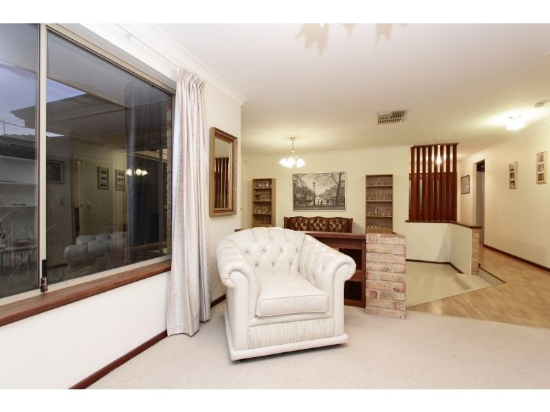 34 Blakers Ridge, Winthrop WA 6150