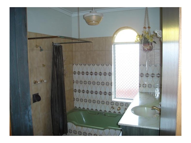 8 Todd Street, Spearwood WA 6163