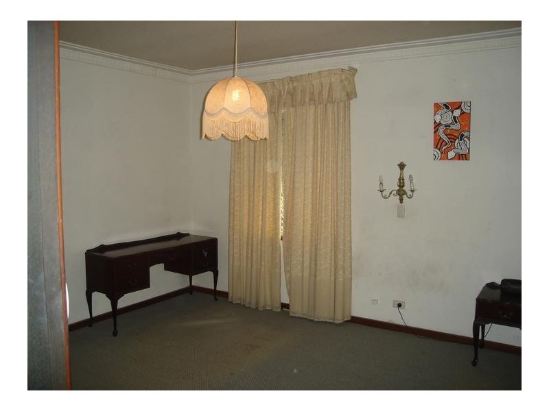 8 Todd Street, Spearwood WA 6163