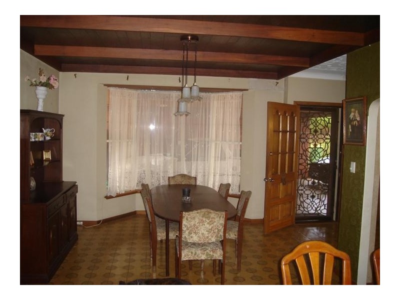 8 Todd Street, Spearwood WA 6163