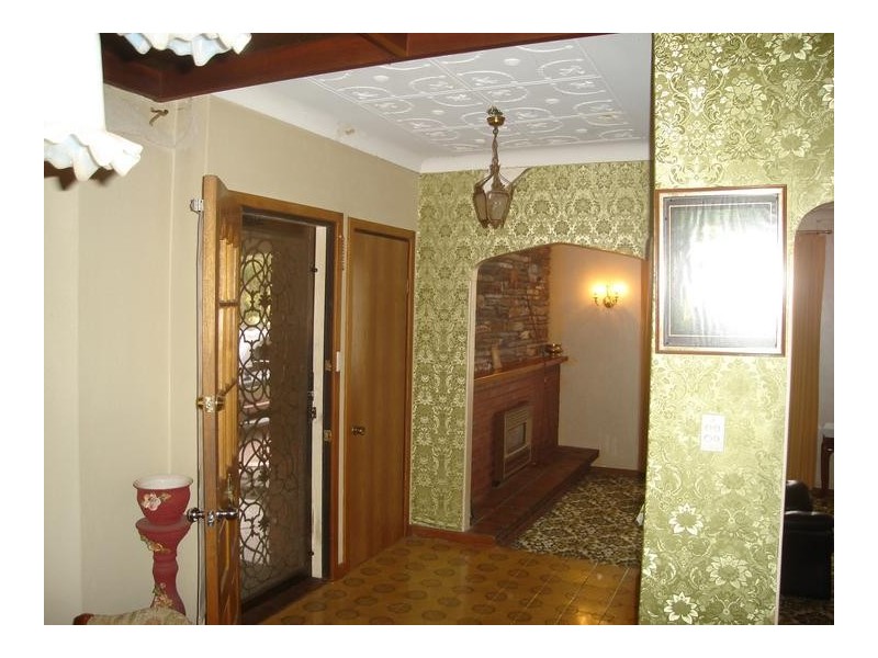 8 Todd Street, Spearwood WA 6163