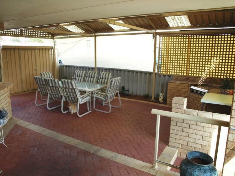 16 BARRETT ST, Spearwood WA 6163