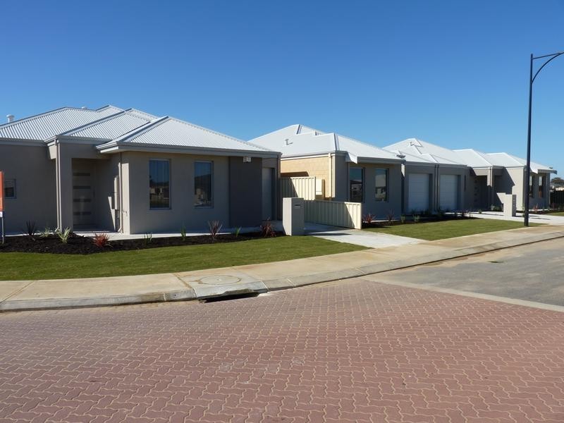 2/7 Gicha Close, Munster WA 6166