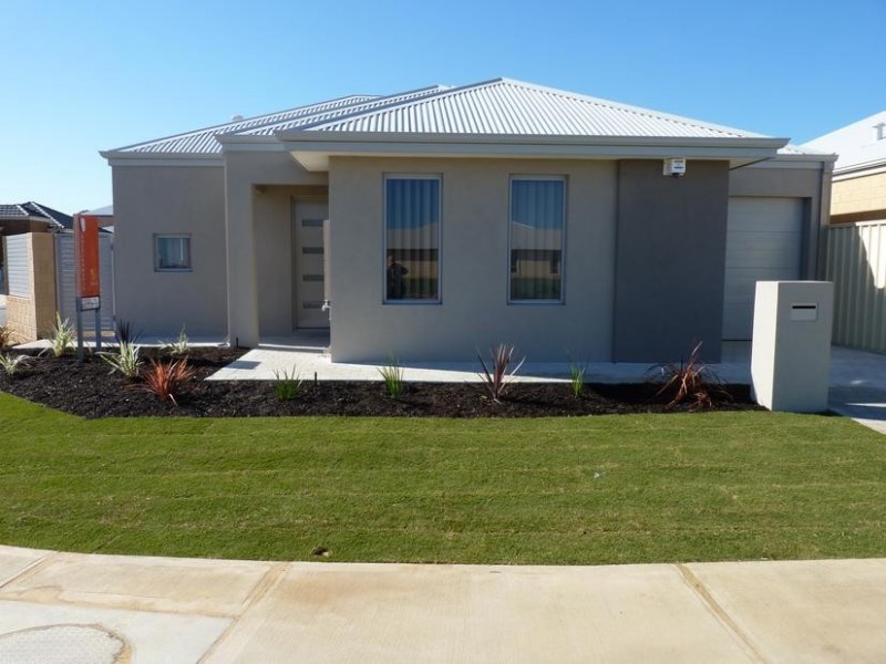 2/7 Gicha Close, Munster WA 6166
