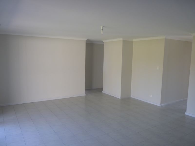4 Blondell Drive, Munster WA 6166