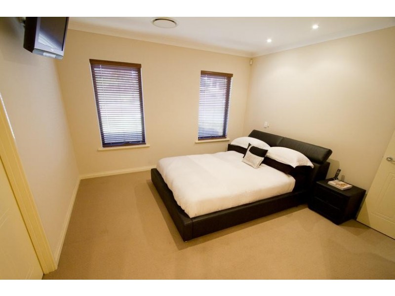 24 Rufford Lane, Canning Vale WA 6155